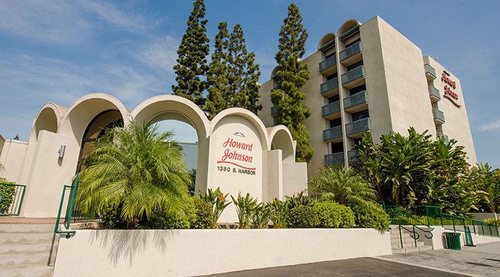 Howard Johnson Anaheim Hotel & Water Playground - Best Family Hotels Near Disneyland